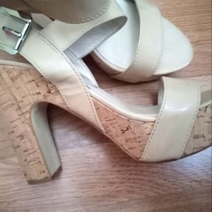 Michael Kors platform Heels sz9.5
